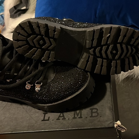 Preloved in excellent condition no box - Picture 3 of 3